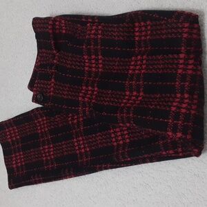 Time and tru women's red and black plaid dress pants or slacks. Size 6. Like new